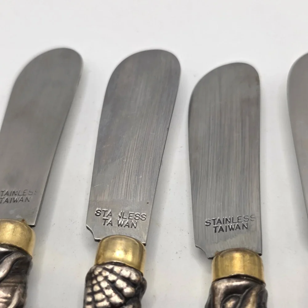 Vintage Ornate Figural Cheese Spreader Set 4 Stainless Taiwan Silver Gold Tone